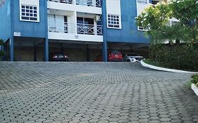 Yacht Village Praia Jr